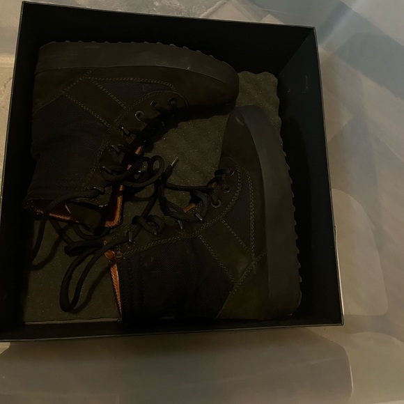Yeezy season 3 women’s boots - Picture 1 of 2